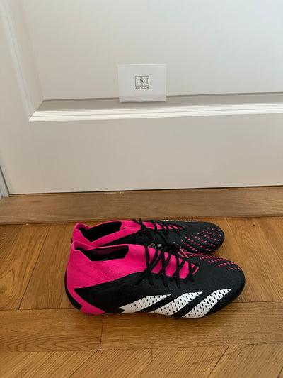 PREDATOR ACCURACY .1 FG OWN YOUR FOOTBALL - BLACK/WHITE/PINK