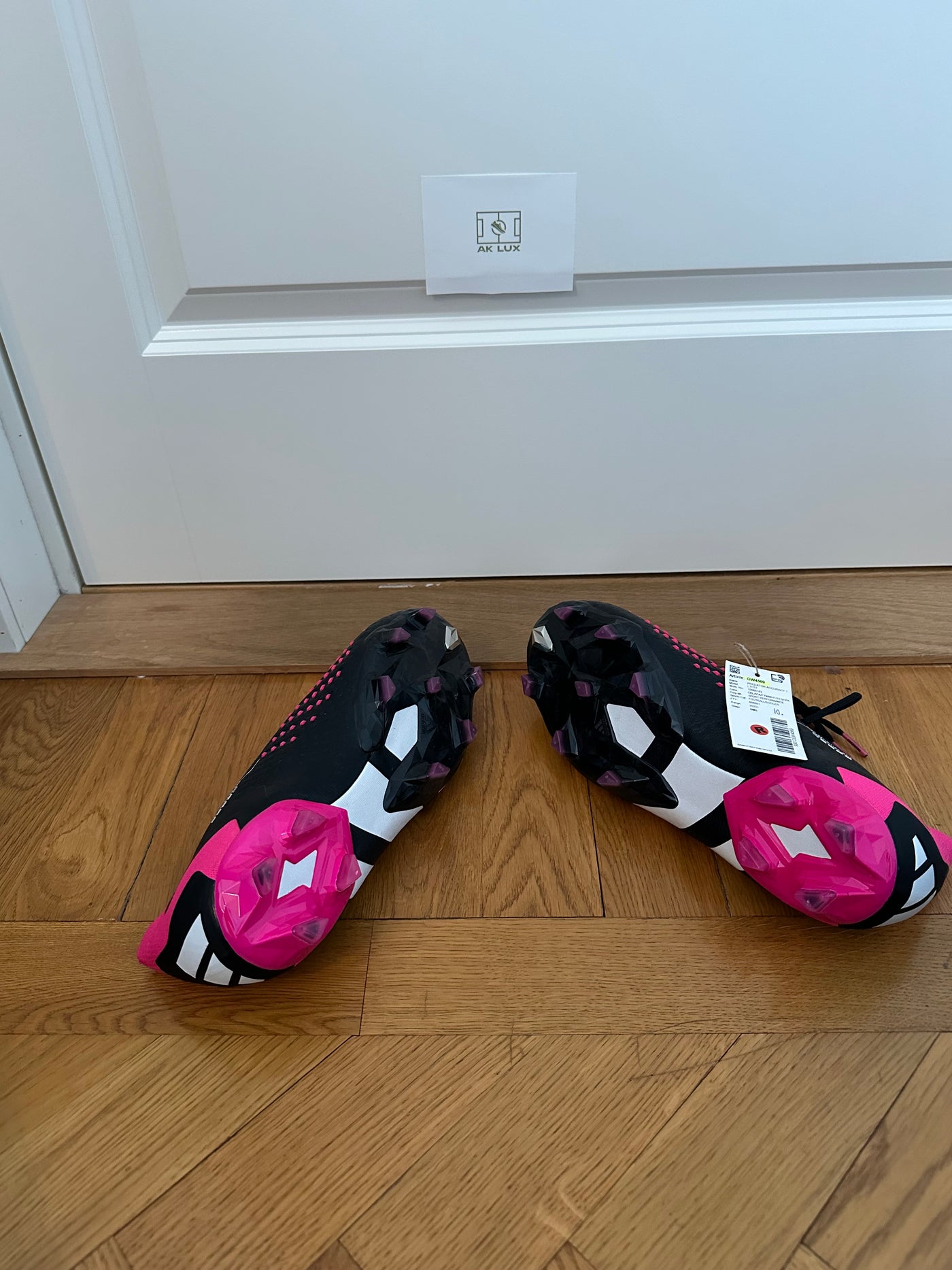 PREDATOR ACCURACY .1 FG OWN YOUR FOOTBALL - BLACK/WHITE/PINK