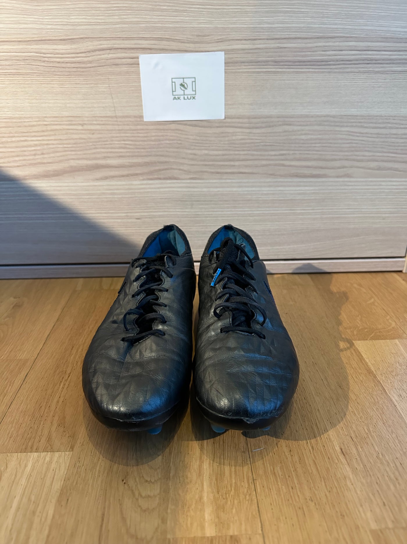 NIKE TIEMPO LEGEND 8 ELITE AG-PRO UNDER THE RADAR - BLACK/BLUE