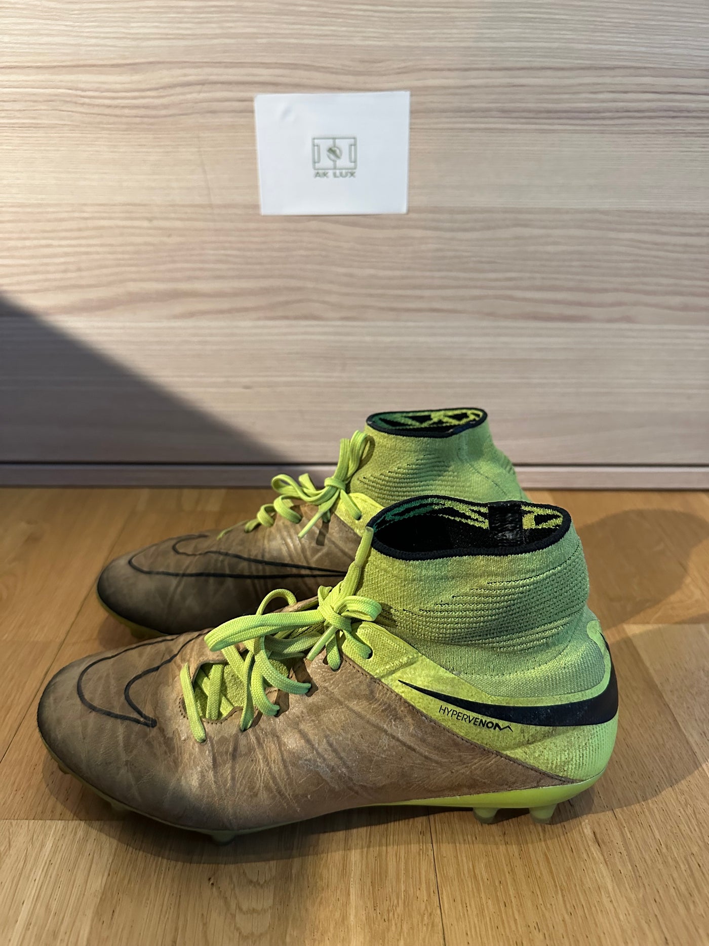 NIKE - HYPERVENOM PHANTOM II LEATHER TECH CRAFT FG SAND/BLACK/NEON